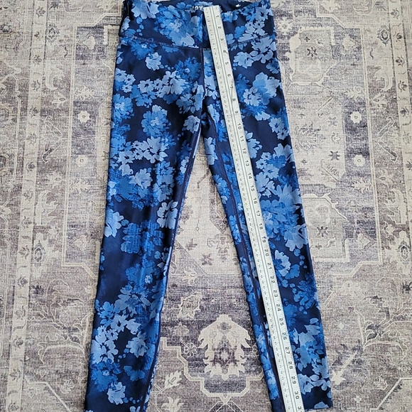 Never Worn 2 PC Yoga Set - Picture 3 of 11
